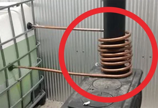 Hoe u warm water krijgt zonder het stroomnet te gebruiken